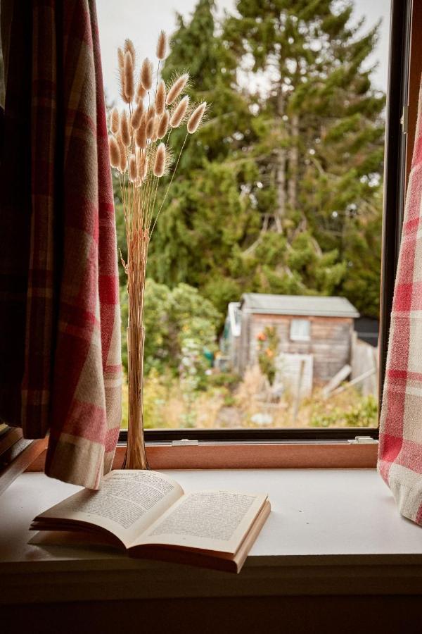 Crossroads Cottage Drumnadrochit Exterior photo